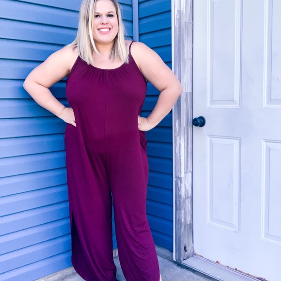 NWT Favorite basics jumpsuit in burgundy 1XL